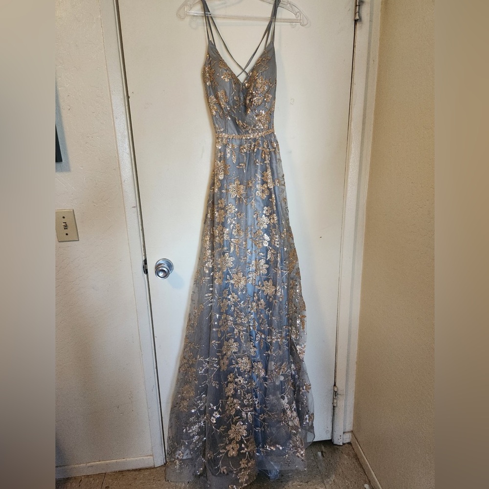 I am selling a prom dress! A size 6. Brand is May Queen Couture.